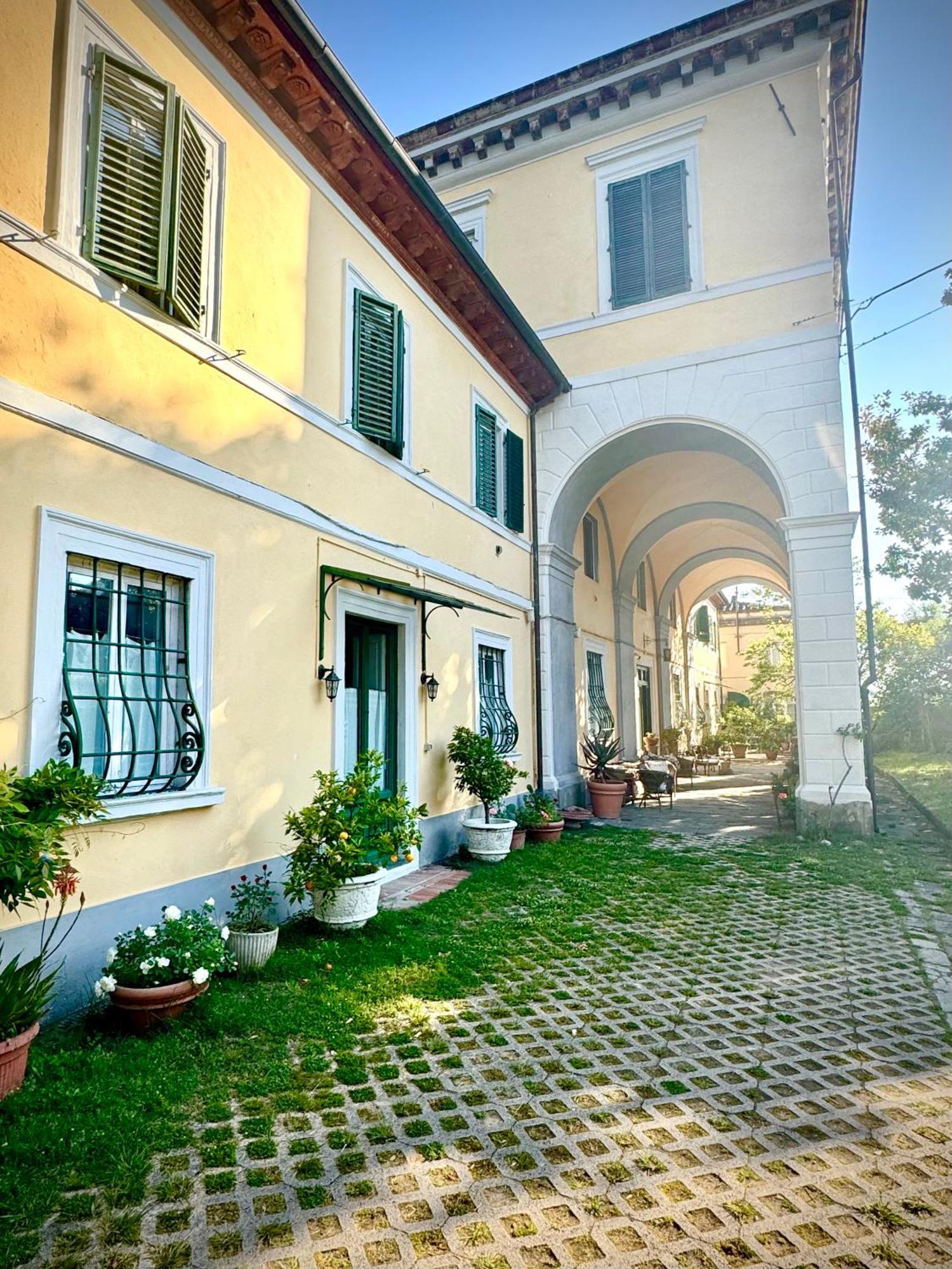 Villa La Dogana B&B 卢卡 外观 照片